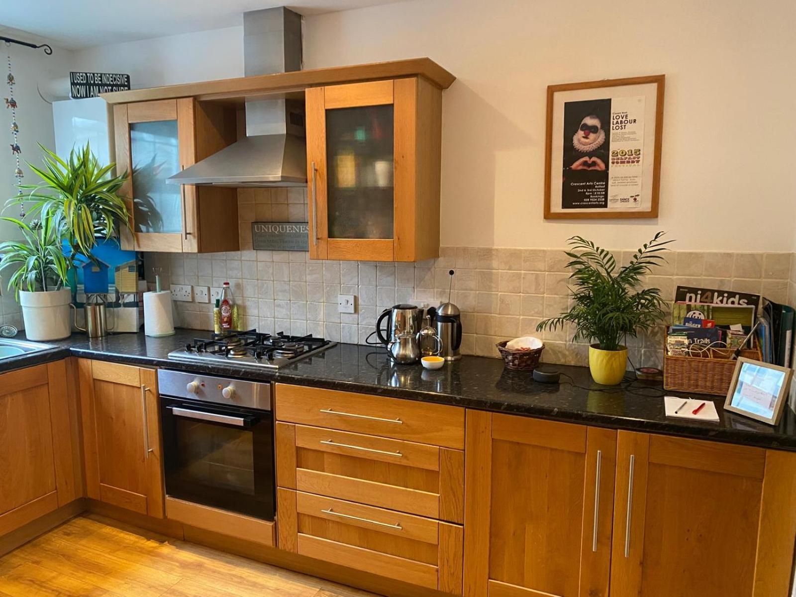 True Colours Apartment In Central Location Bangor  Esterno foto
